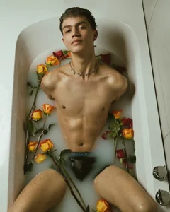 nicktorn Will you join me in the tub? 😈💦 Kuva 4