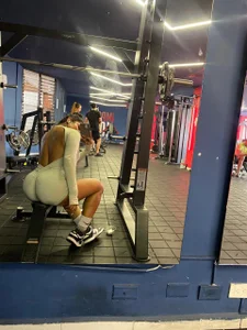 ada_lee1 Do you train with me? Bilde 4