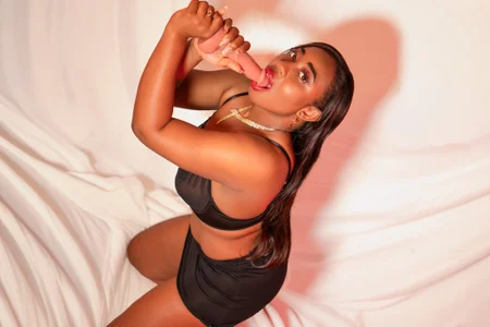 A little elegance while still being slutty! de CaseyMoon  2 Imagens