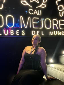 Michell_Monet Know some of me Foto 3