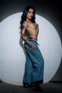 🖤 Beauty wrapped in mystery. od Bby_izzy  snímek