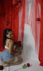 ValeriaJolie Too soft to resist, too wild to hold 😍🌹 Pic 5