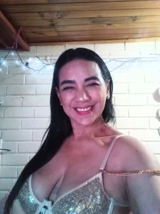 Mia-Velasquez hello im Mia  5টি ছবি