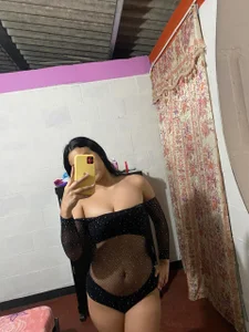 ARIANA de arianarousee  3 Imagens