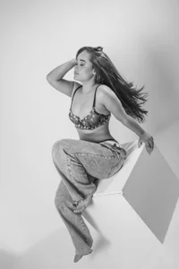 AlanaWoods_ Public Pic 3