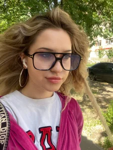 AlinaWalters Public Gambar 6