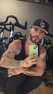 Darwin_Horny Public Pic 2