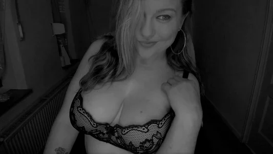 NaughtyKimのKimの 2枚の写真