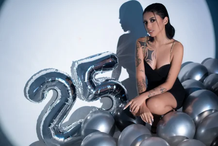 LilithLuxorr happy birthday to me Foto 5