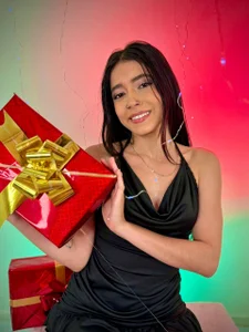 AmyPalmmer A Christmas gift made to be looked at slowly🎄✨ Pic 3