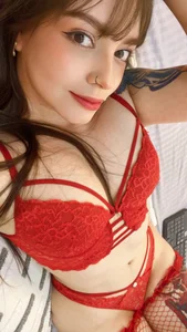 sarasmith85 🔥 Red Lace Seduction 🔥 Pic 3