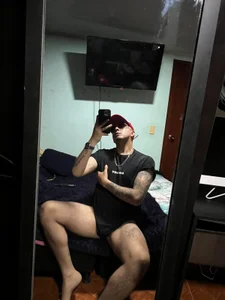 ภาพนู้ด XXX ของ EVANNVL 2 รูป