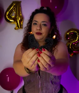 PamelaRizzoo celebrate with me Gambar