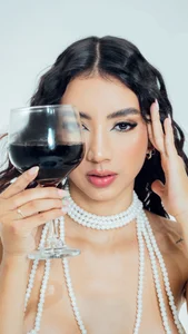 LillyThompson Pearls Pic 3