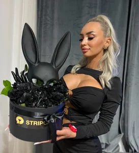 BambiKayyy I don’t ask for attention. I take it👑 Pic 3