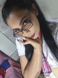 Zdjęcia Nyra_Queen ???? The naughtiest schoolgirl just came to class... but I think I don't want to behave well today??:  2