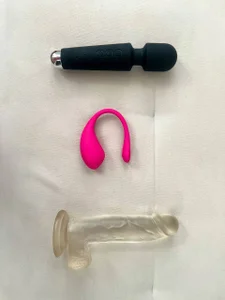 angelic_coyAngela's toys! 🍒图片