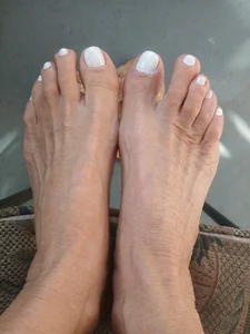 EvaRobinson: My feet changed nail color ( 3 фото)