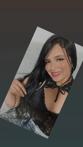 Mia-Jewel 👅​ টি ছবি