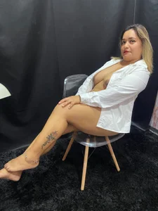 LAURAFASHION_ Sweet and Naughty MILF зображення