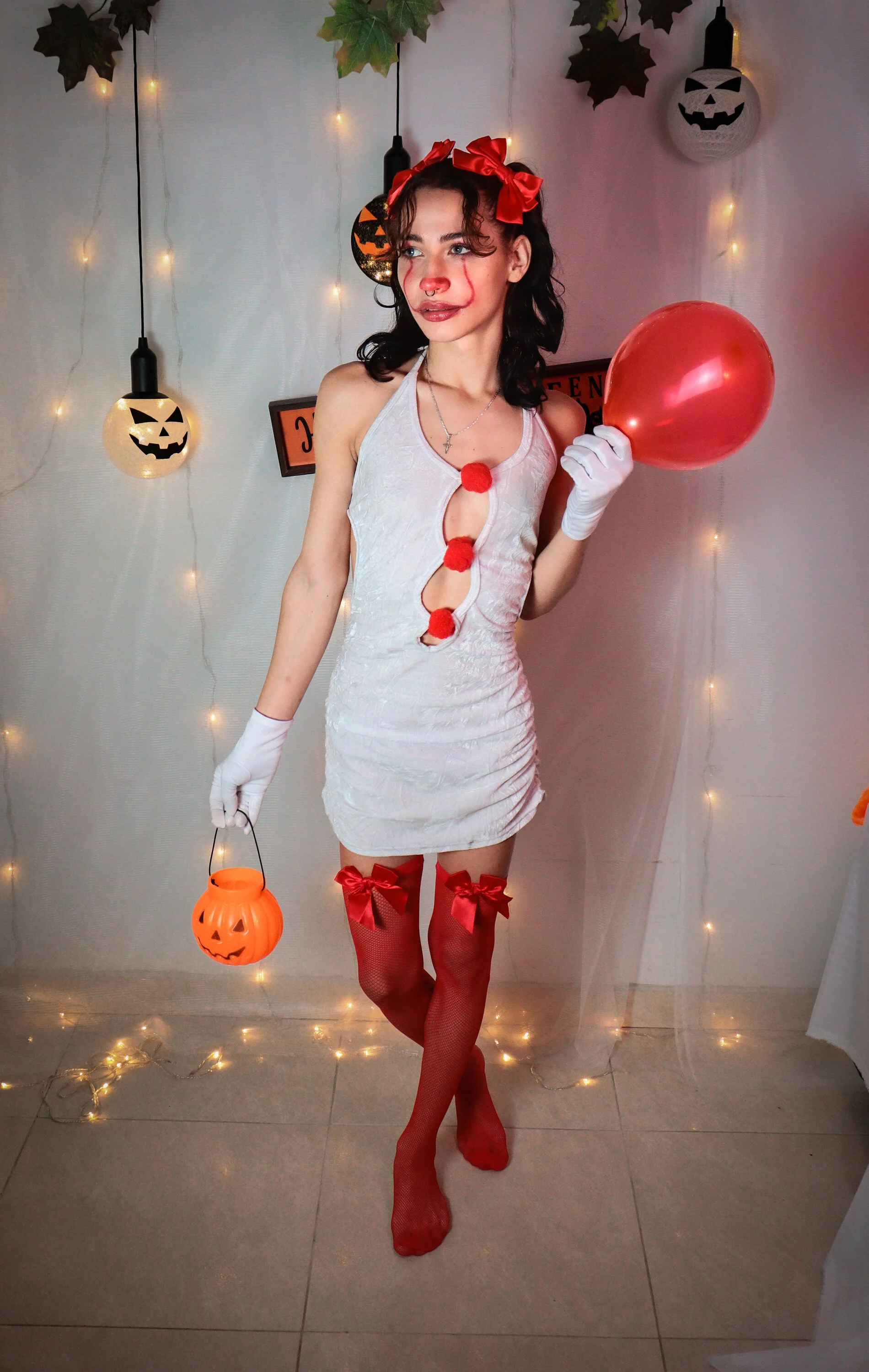 samantaa_liov Check out this mischievous girl who'll make you tremble with fear—or rather, with pleasure👻😈 Foto 3