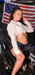 PaulinaSaint Independence صورة واحدة|PaulinaSaint Independence صورتان|PaulinaSaint Independence  5 صور|PaulinaSaint Independence  5 صورة