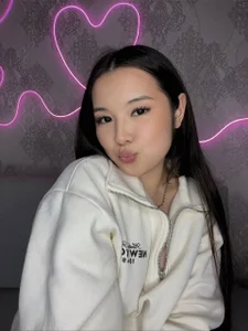 AlberthaEscue Silken Confidence 🪶 Pic 2