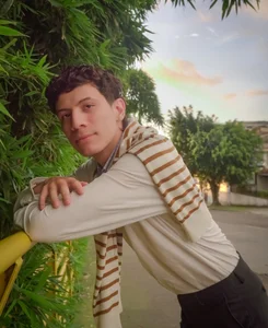 LeoFeniix Public Pic 2