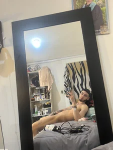 RyanMira 2026 working hard Billede 9