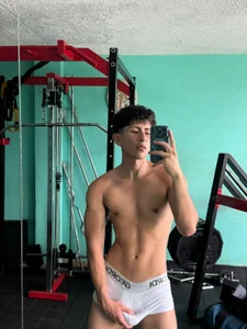 appreciate my beautiful body 😎💪😏 de AndyJustgame_  6 Imagens