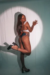 Samantha__F_W Public  3. fénykép