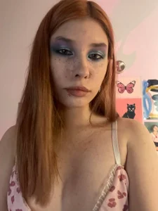 VelvetBlitz my bright makeup hehe^^ Hình 3