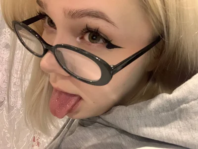 AmoraEverett It's me Hình 3