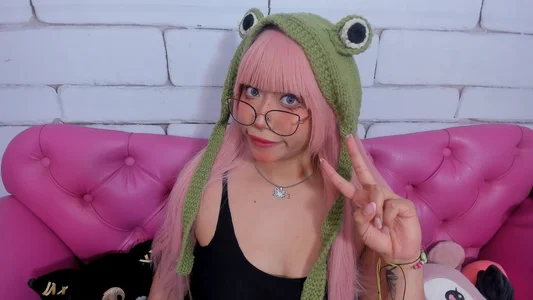 SafiroAgataaa Do you like it when I have the machine near or far away?🤤🍆🥺 Immagine  2