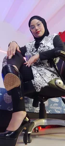 Amira-Awhada Public Foto 4