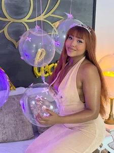 Zdjęcia AngelaRoberts It’s my birthday 🎂✨:  9