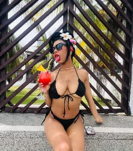 salomebenz My dream vacations Pic 5