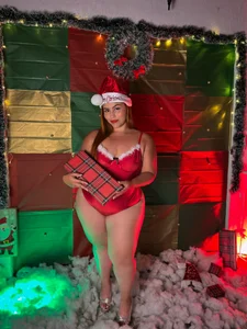 LeahxBarker Merry Christmas wishes you Leah! Pic 7