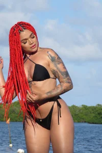 LeaThompson Sun and ocean Foto 2