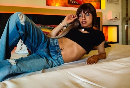 oliverwonder: Bad Girl ( 2 фото)