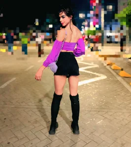 Kisses_Sophia Sexy Sofia on the city streets looking for mischief under the cold night 🌌🌬️❄️ Billede 4