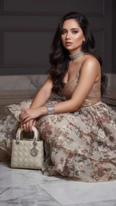 KamilaGuill Public Pic 2