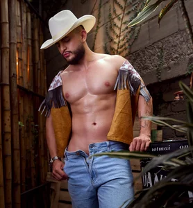 Salvatore_moretti 𝘺𝘰𝘶𝘳 𝘧𝘭𝘪𝘳𝘵𝘺 𝘤𝘰𝘸𝘣𝘰𝘺 Gambar 7