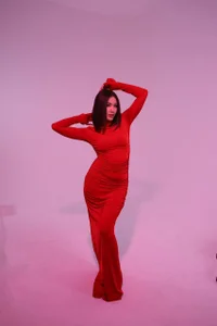 Momo_Ayase_ Public Pic 2