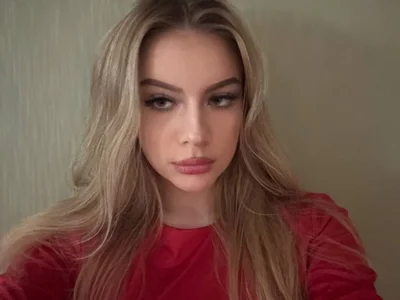 ElletteAle Baby in red✌️💖 Pic 3