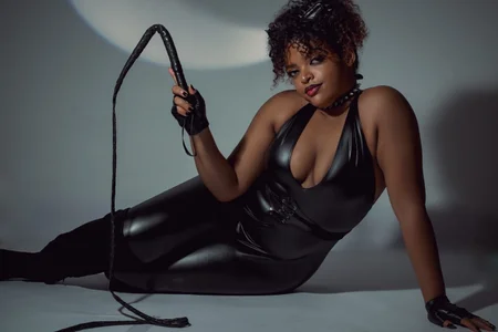 conielaurenth look at me Pic 2