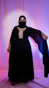 Amina_hafsa black & white slika 9