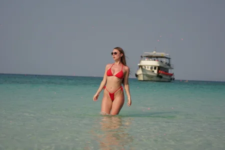 CharlotteWells Malibu rescuer 😈 Pic 6