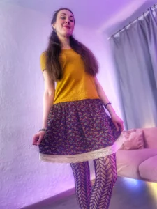 Juliet_Jamess sometimes it's important to feel like just a girl who believes that the sun will always shine Poză 5