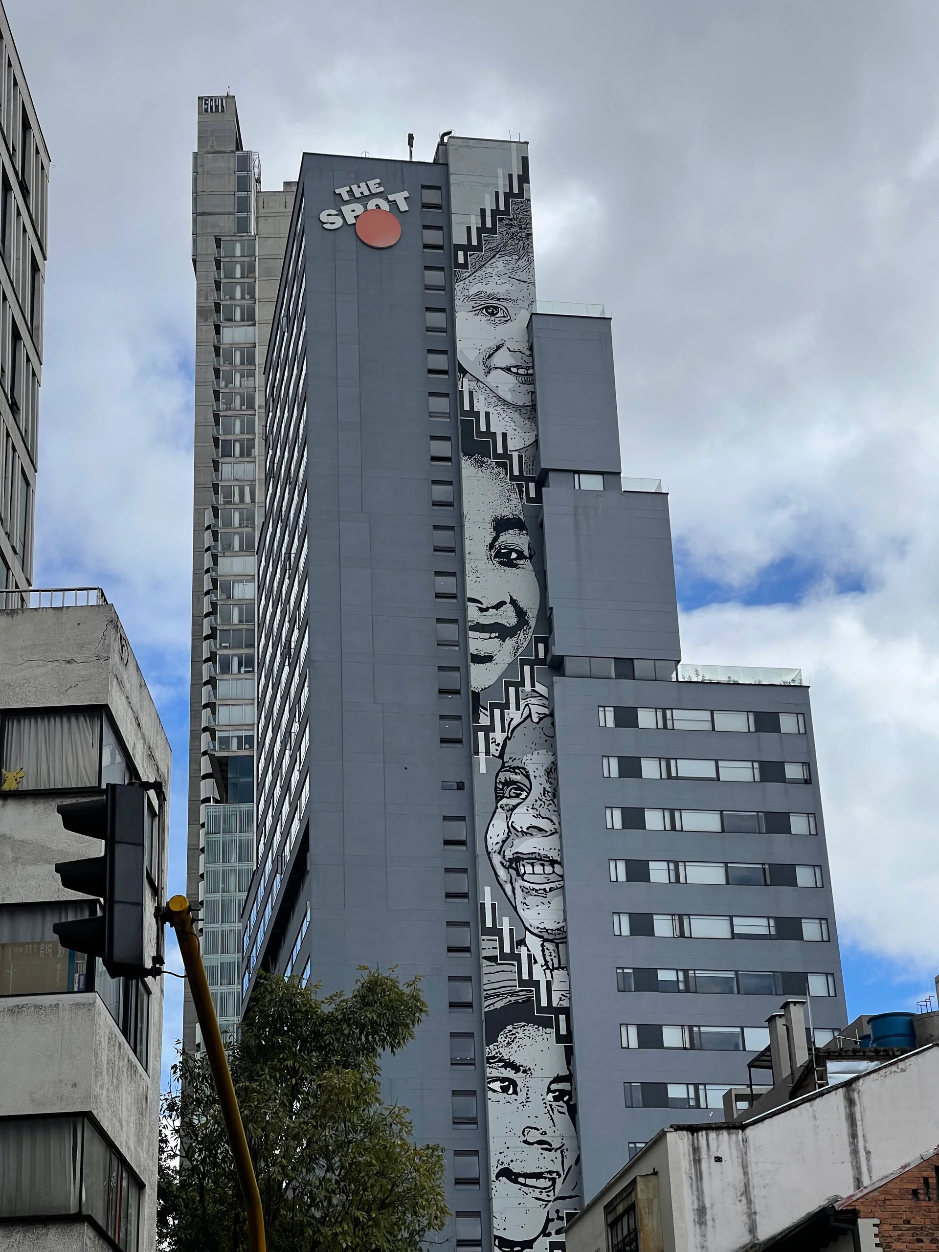 VACATIONS IN BOGOTA WITH MY FRIEND RC🌇🤩🫂 de Andy_gray Foto 3